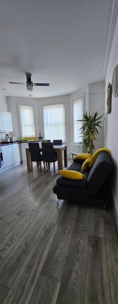 Bournemouth Town Walk to Beach Train Bus Clubs Night life Parking Kitchen TV etc